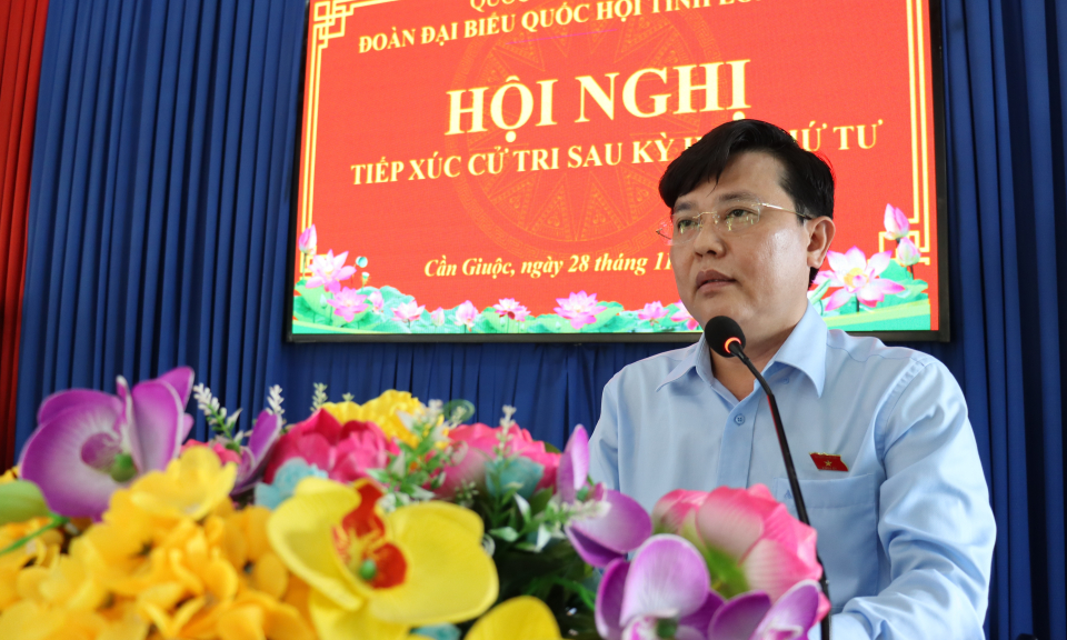 Đại biểu Quốc hội tiếp xúc cử tri huyện Cần Giuộc
