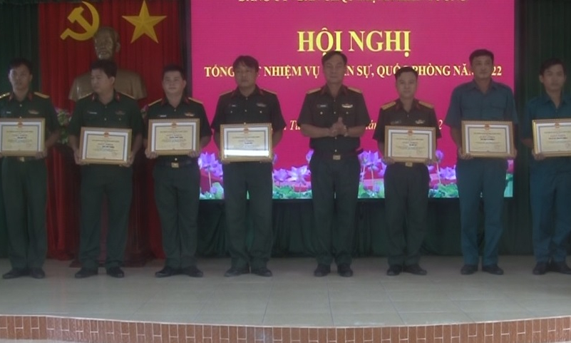 Kiến Tường tổng kết nhiệm vụ Quân sự - Quốc phòng năm 2022.