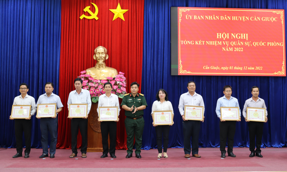 Cần Giuộc tổng kết nhiệm vụ quân sự quốc phòng năm 2022