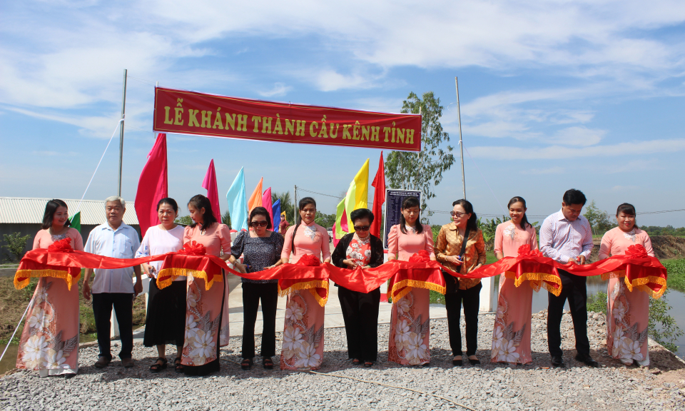 Đức Huệ khánh thành cầu Kênh Tỉnh tại xã Mỹ Quý Tây