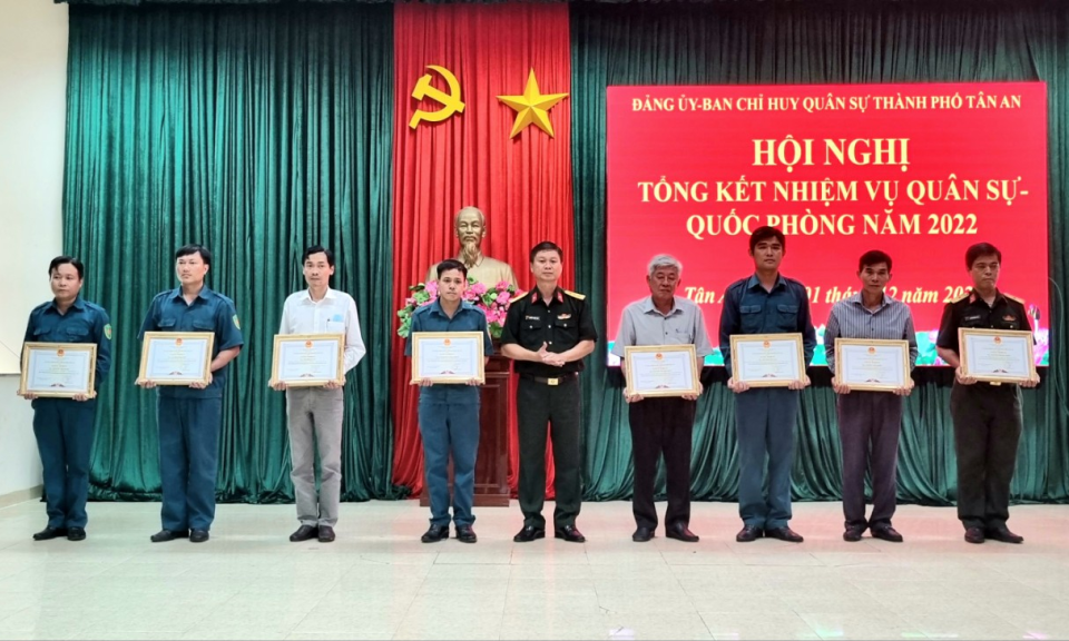 Thành phố Tân An tổng kết công tác quân sự - quốc phòng năm 2022