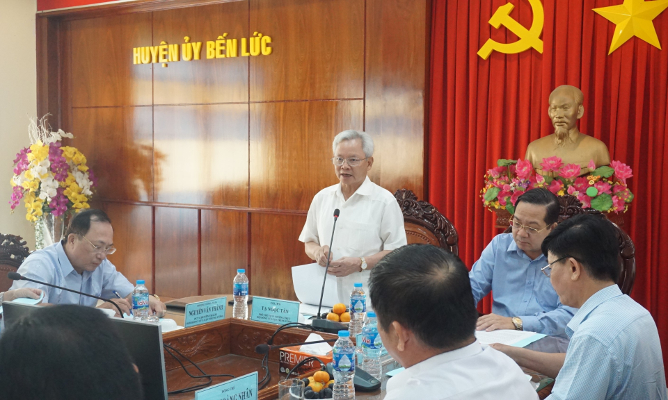 Đoàn nghiên cứu, khảo sát của Hội đồng Lý luận Trung ương làm việc tại huyện Bến Lức