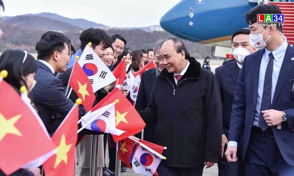 Lãnh đạo UBND tỉnh Long An tháp tùng cùng đoàn công tác của Chủ tịch nước thăm và làm việc tại Hàn Quốc