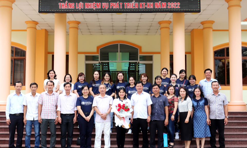 Trường Đại học Khoa học Xã hội và Nhân văn Thành phố Hồ Chí Minh khảo sát Di tích lịch sử văn hóa, làng nghề truyền thống huyện Cần Đước