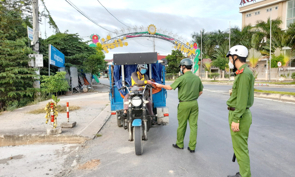 Tân Thạnh tăng cường đảm bảo ATGT dịp cuối năm
