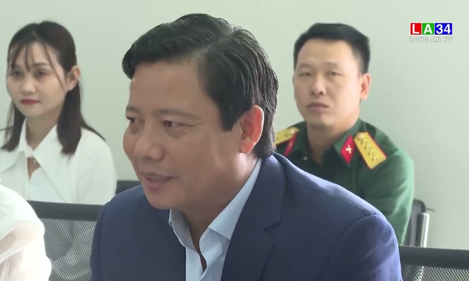 Tỉnh Long An làm việc với tỉnh Svay Rieng về việc vận chuyển hàng hoá đường thuỷ O’Smachư