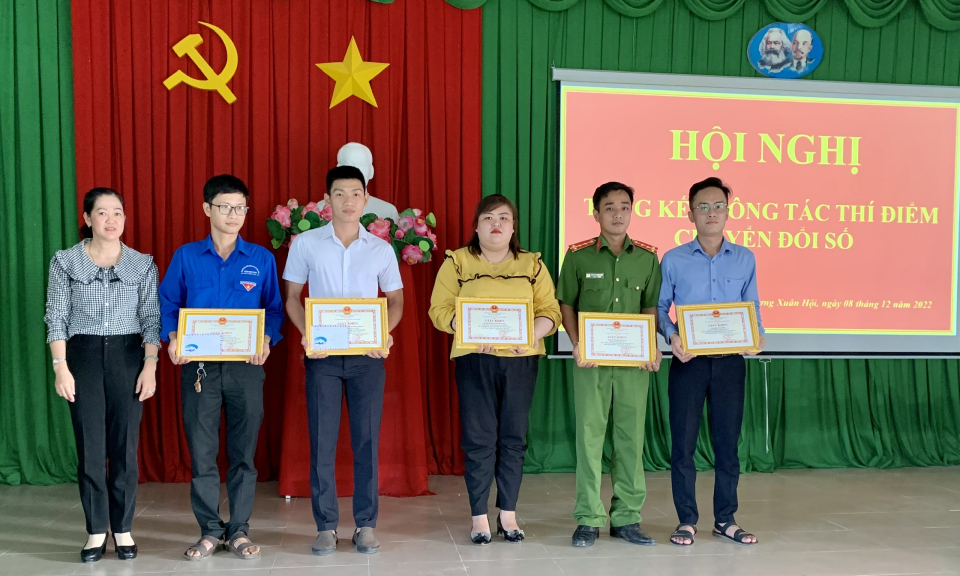 Xã Dương Xuân Hội, huyện Châu Thành tổng kết sau 01 năm thực hiện thí điểm chuyển đổi số