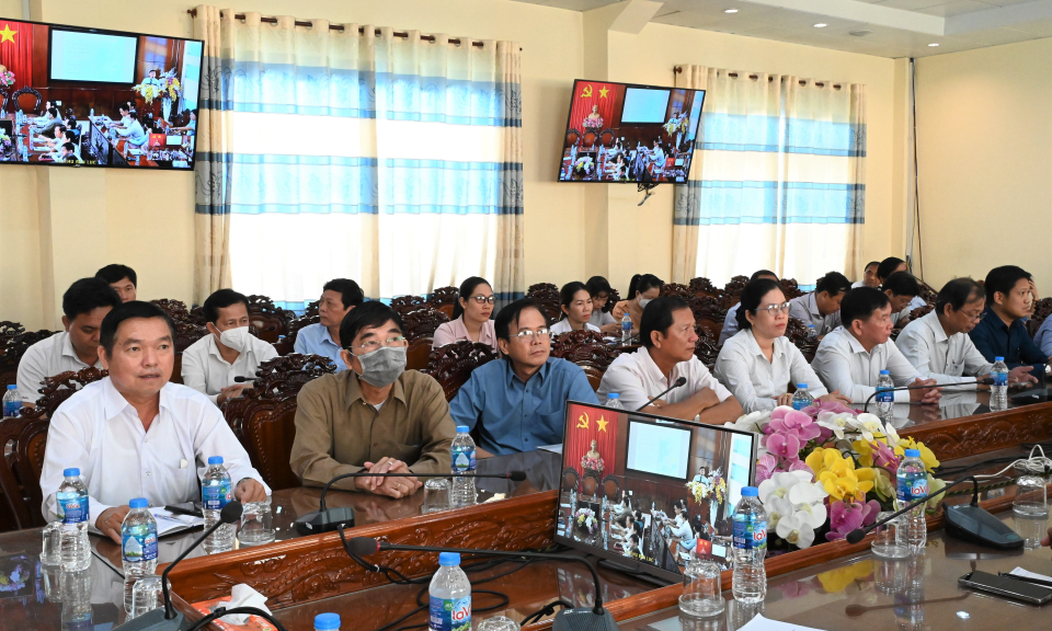 Bến Lức thông tin thời sự về tình hình trong nước và thế giới