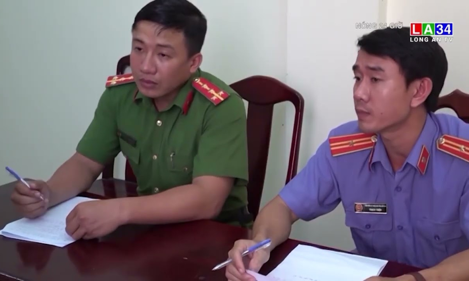 Dùng kìm cắt khóa đột nhập cửa hàng trộm gần 8,5kg trang sức bằng bạc