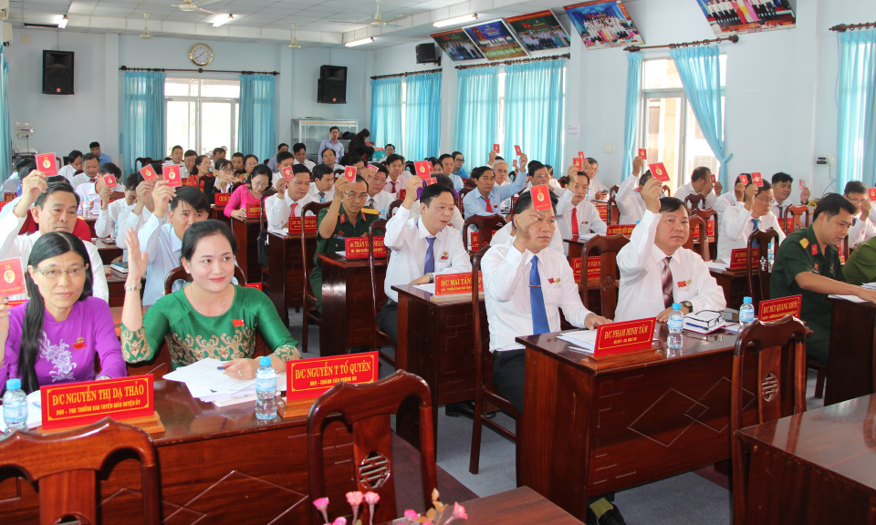 Hội nghị huyện ủy Thủ Thừa lần thứ XI