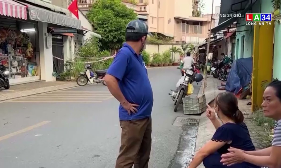 Nam thanh niên đang ngồi uống cà phê bất ngờ bị đâm tử vong
