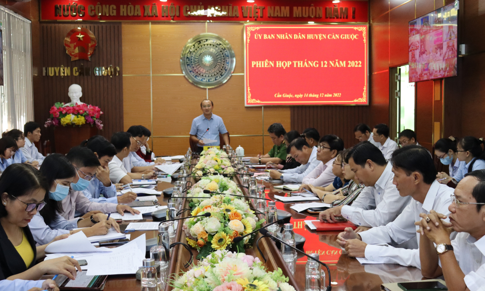 UBND huyện Cần Giuộc họp lệ tháng 12 năm 2022