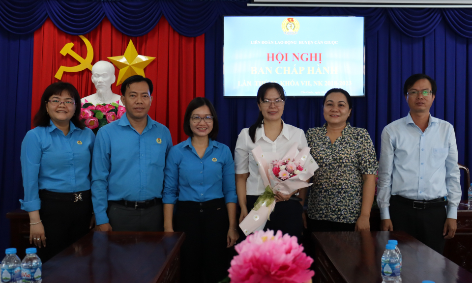 Liên đoàn Lao động huyện Cần Giuộc bầu chức vụ Phó Chủ tịch