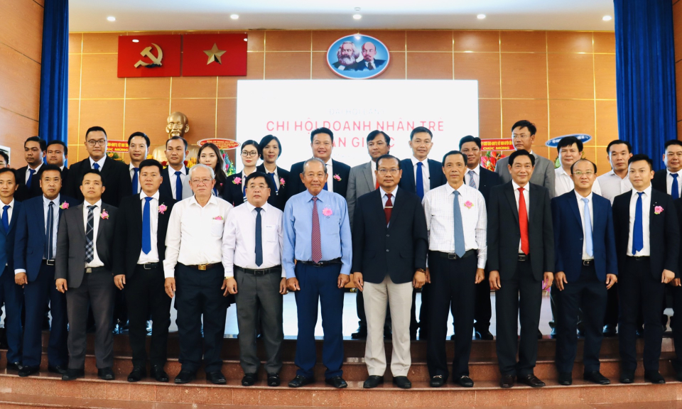 Huyện Cần Giuộc thành lập Chi hội Doanh nhân trẻ