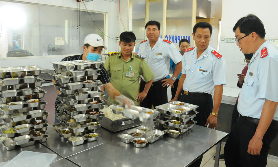 Long An kiểm tra liên ngành hơn 70 cơ sở sản xuất, kinh doanh thực phẩm