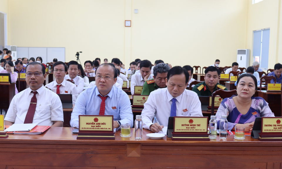 HĐND huyện Cần Giuộc khóa XII tổ chức Kỳ họp thứ 9