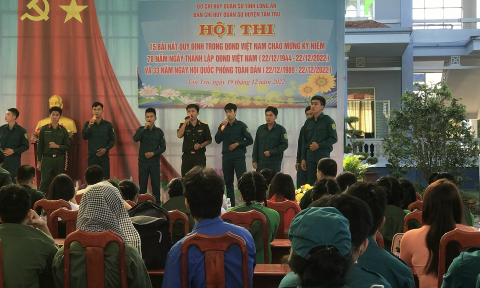 Tân Trụ sôi nổi hội thi 15 bài hát quy định trong QĐND Việt Nam
