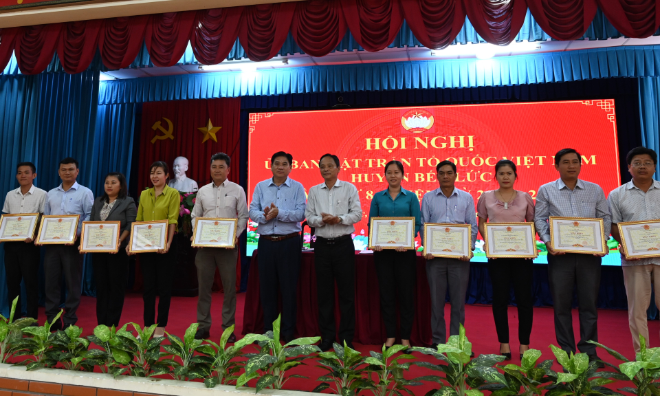 Bến Lức: Hội nghị Ủy ban MTTQ huyện lần thứ 8