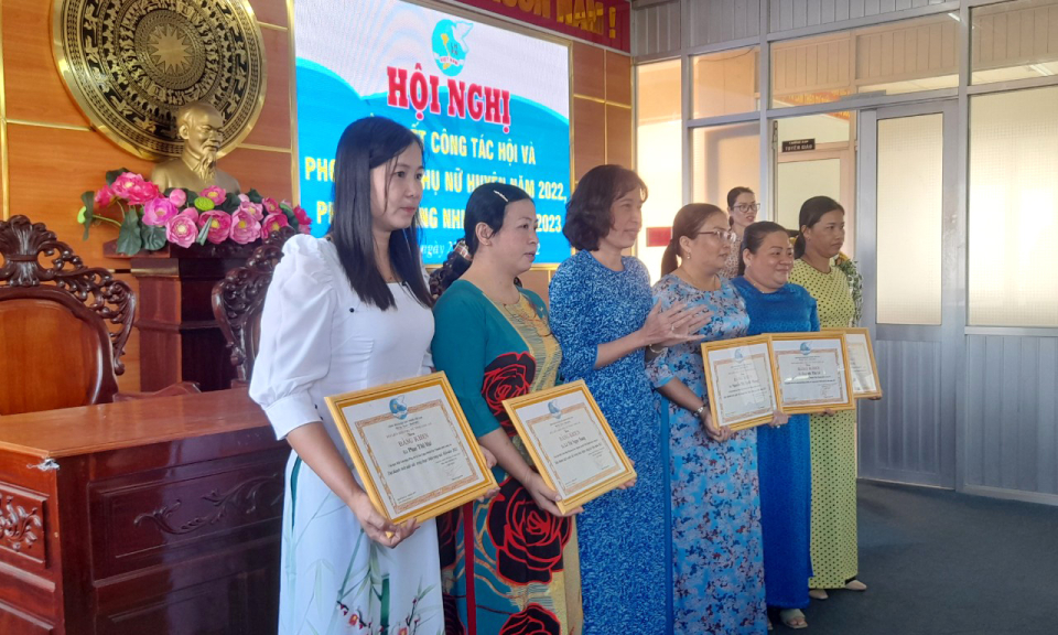 Tân Thạnh tổng kết hoạt động công tác Hội và phong trào Phụ nữ huyện năm 2022