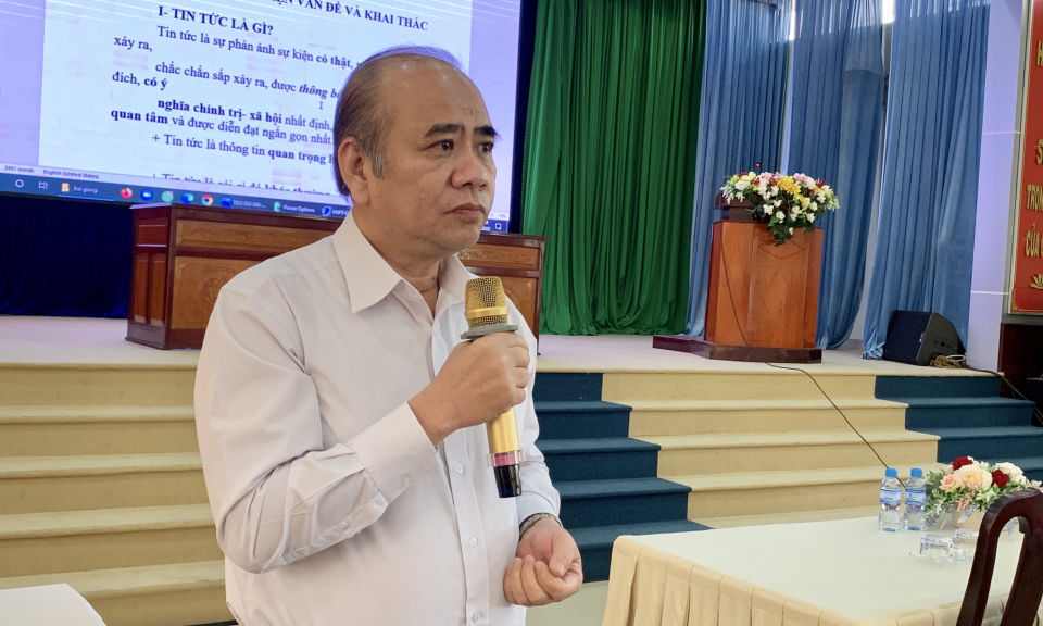 Tân Hưng tập huấn tuyên truyền dự án giảm nghèo 