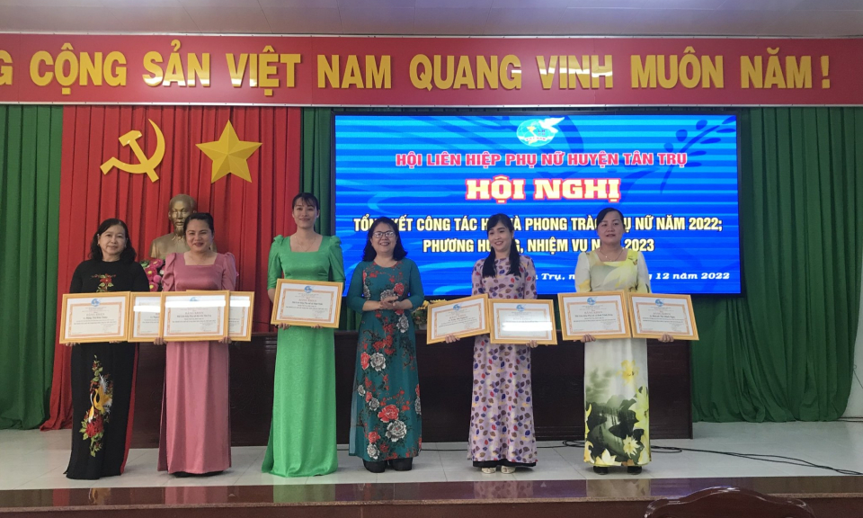  Hội LHPN huyện Tân Trụ tổ chức hội nghị tổng kết