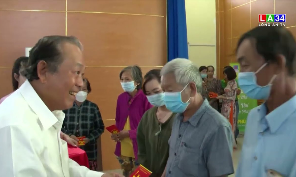 Trao quà an sinh nhân dịp Tết Nguyên đán Quý Mão 2023