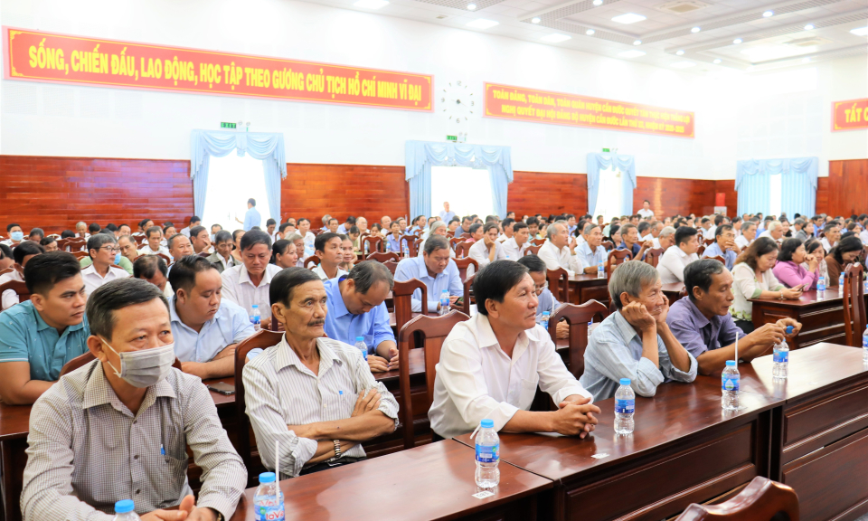 Cần Đước họp mặt Bí thư chi bộ, Trưởng ấp, khu phố, Trưởng ban công tác mặt trận ấp, khu phố mừng Xuân Quý Mão 2023 