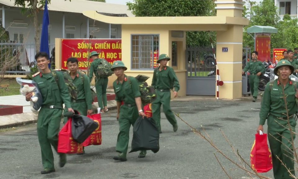 Tân Hưng: Đón 65 quân nhân hoàn thành nghĩa vụ quân sự tại ngũ trở về xây dựng quê hương.
