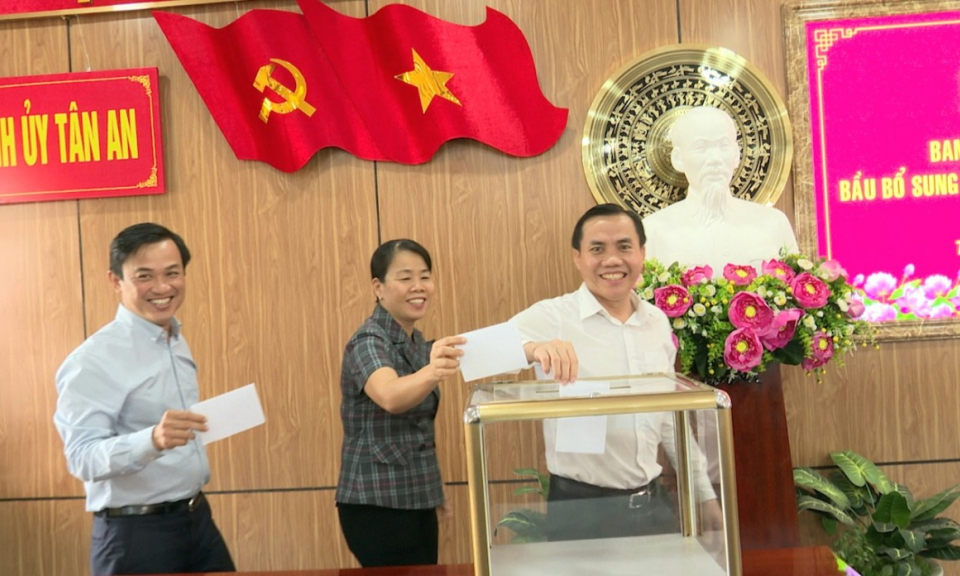 Thành phố Tân An bầu bổ sung Uỷ viên Ban Thường vụ Thành uỷ khoá XI, nhiệm kỳ 2020 - 2025.