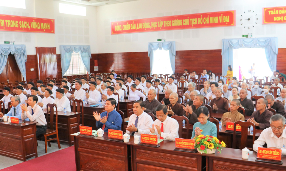 Cần Đước họp mặt đại biểu các tôn giáo Xuân Quý Mão 2023