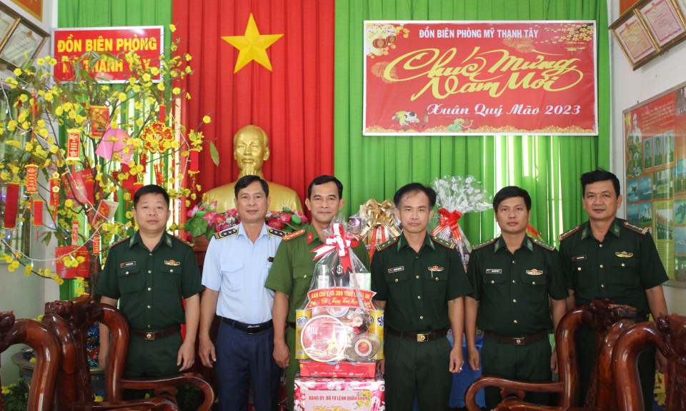 Ban Chỉ đạo 389 tỉnh thăm, chúc Tết các Tổ phòng, chống buôn lậu