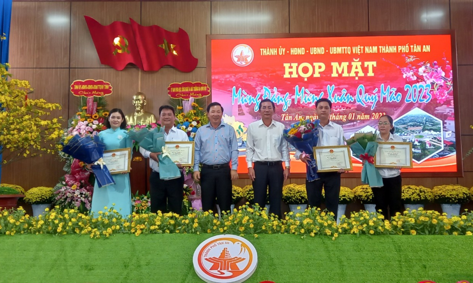 Tân An họp mặt mừng Đảng mừng Xuân Quý Mão 2023