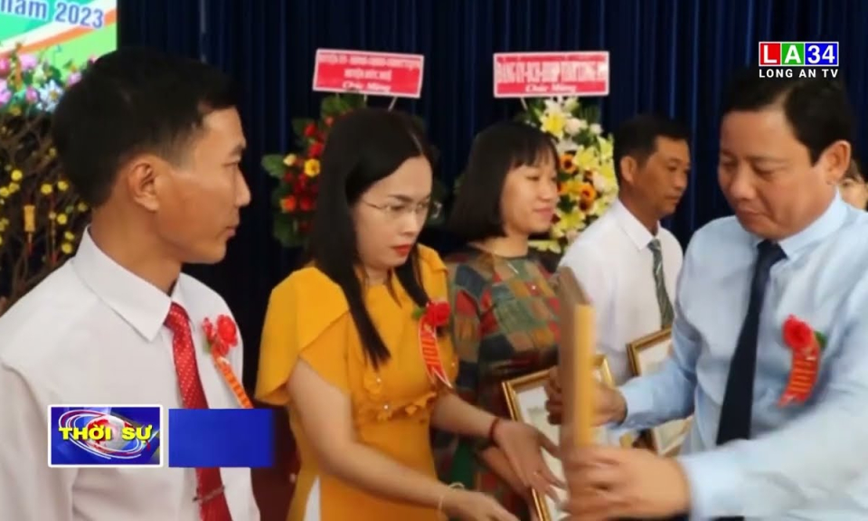 Huyện Mộc Hoá họp mặt kỷ niệm 10 năm chia tách địa giới hành chính