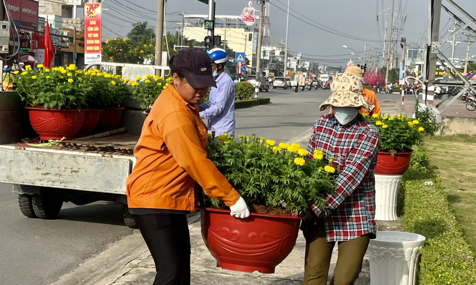 Bến Lức làm đẹp đô thị đón Tết