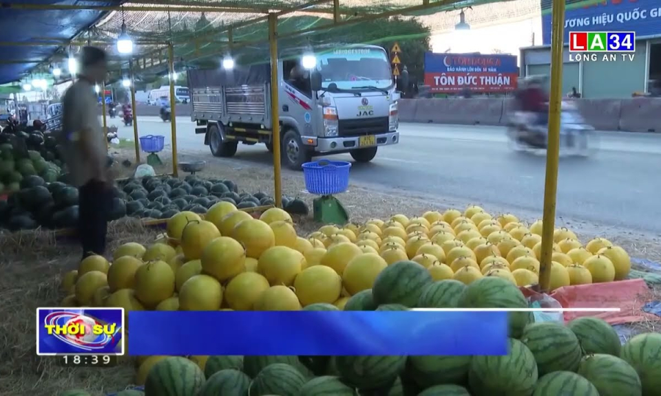 Chợ dưa chờ khách