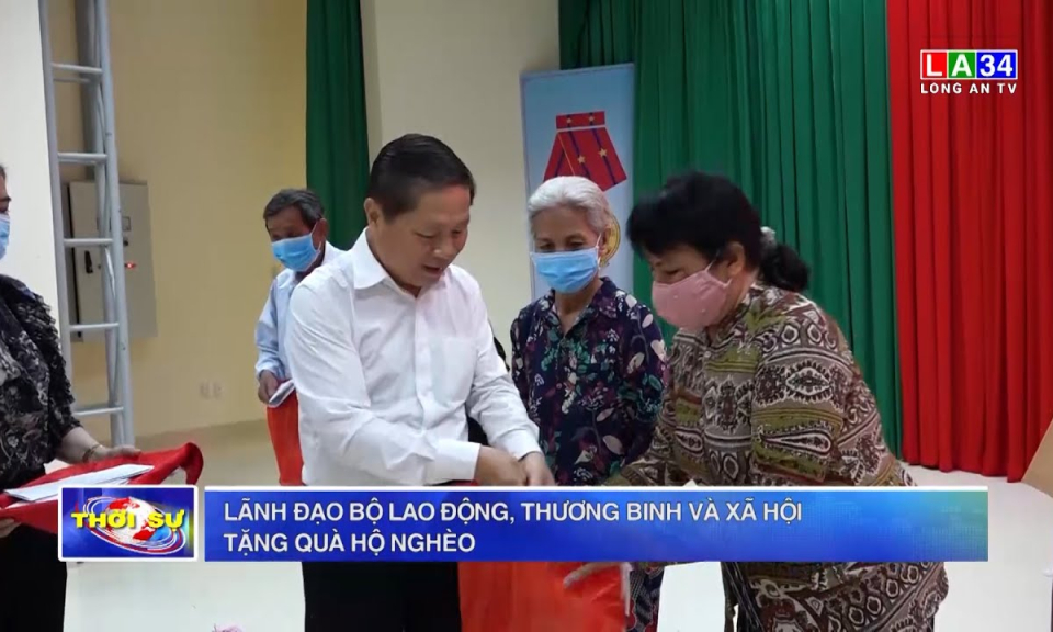 Thủ Thừa : Lãnh đạo Bộ Lao động, Thương binh và Xã hội tặng quà hộ nghèo