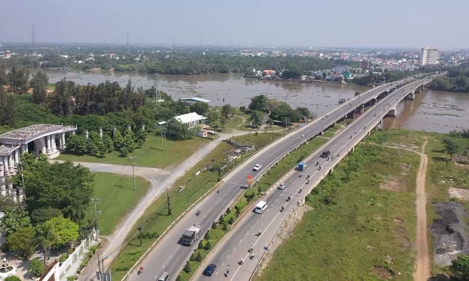 Bến Lức phấn đầu bồi thường, giải phóng mặt bằng đạt 1.000 ha đất sạch vào năm 2025