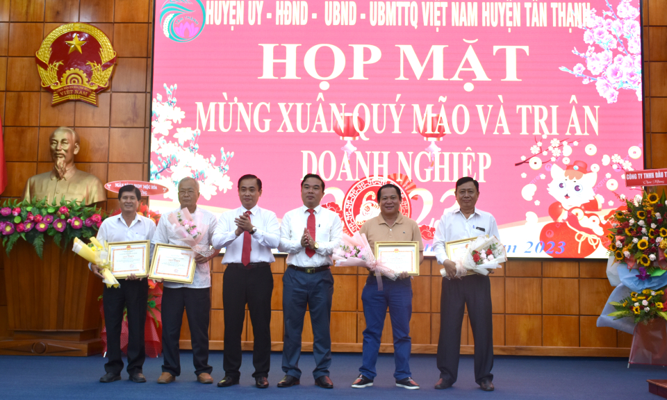 Tân Thạnh họp mặt mừng Xuân Quý Mão 2023 và tri ân doanh nghiệp