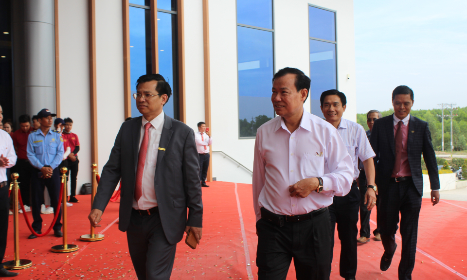 Trung tướng Lê Tấn Tới thăm và chúc mừng công ty TNHH Hoàn Cầu khai xuân đầu năm 2023