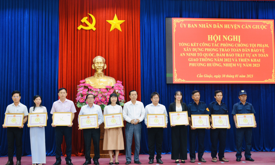 Cần Giuộc tổng kết phong trào toàn dân toàn dân bảo vệ an ninh Tổ quốc