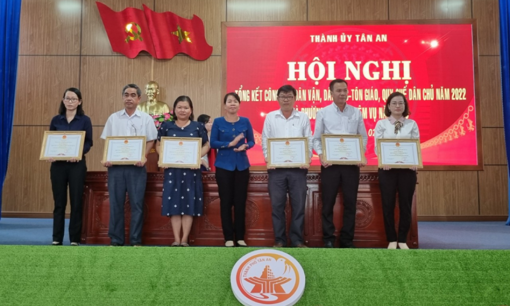 Thành phố Tân An tổng kết công tác dân vận, dân tộc, tôn giáo và quy chế dân chủ 