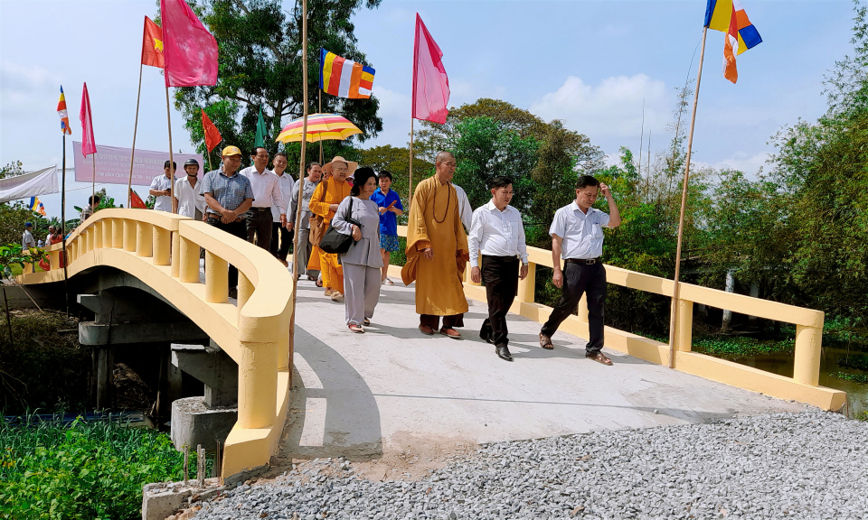 Tân Thạnh khánh thành 03 cây cầu giao thông nông thôn
