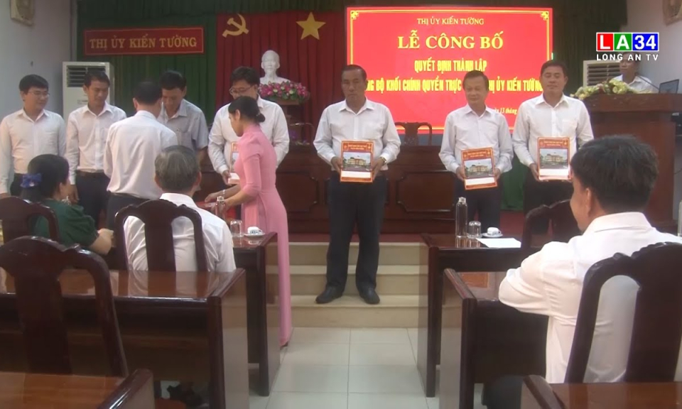 Kiến Tường: Công bố quyết định về việc thành lập Đảng bộ Khối Chính quyền trực thuộc Thị ủy