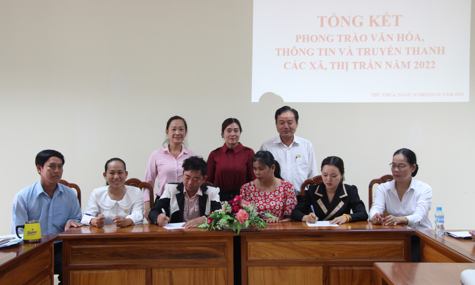 Trung tâm VHTT&TT huyện Thủ Thừa tổ chức ký kết giao ước thi đua năm 2023