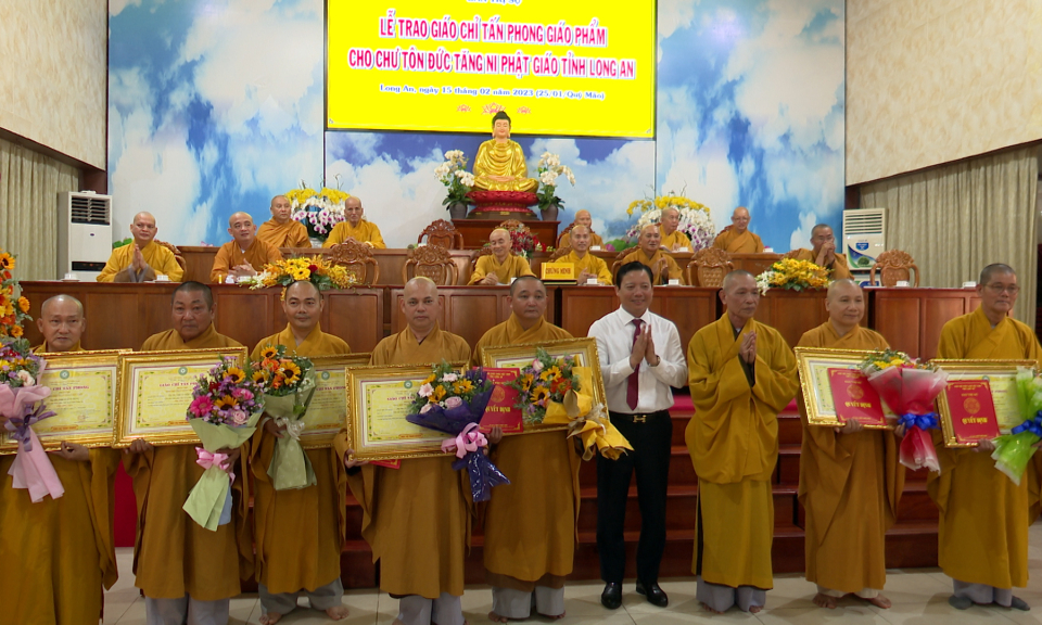Lễ trao giáo chỉ tấn phong Giáo phẩm cho Chư tôn đức, Tăng, Ni Phật giáo