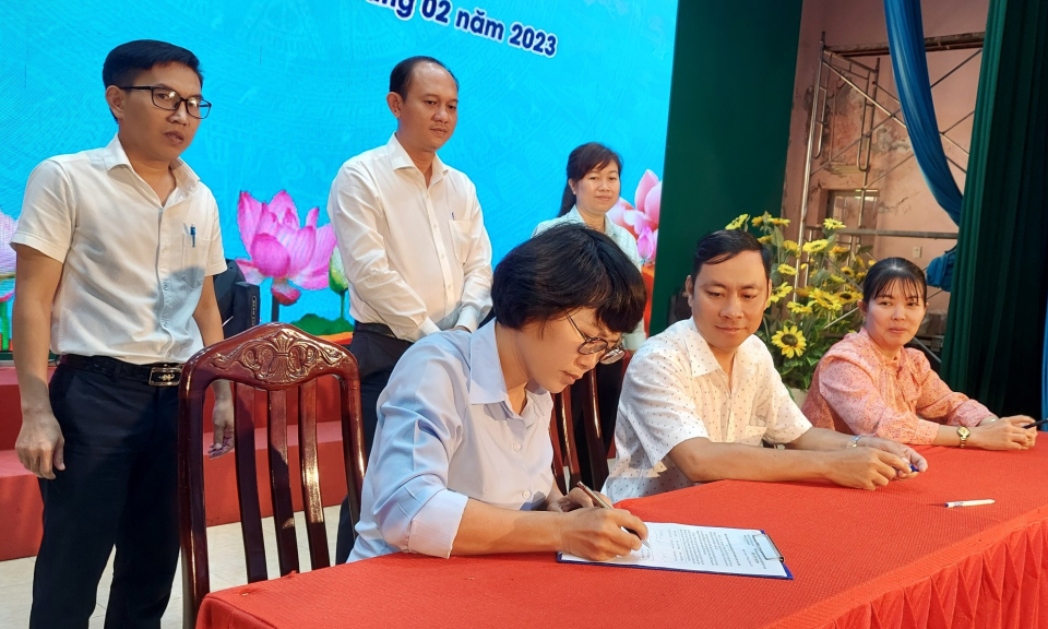 Thạnh Hóa ký kết giao ước thi đua truyền thanh cơ sở năm 2023