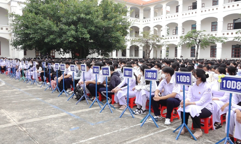Đức Hòa tuyên truyền phổ biến giáo dục pháp luật cho học sinh