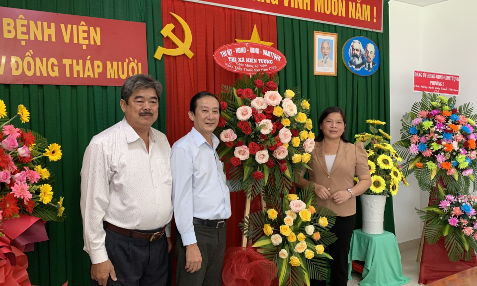 Kiến Tường họp mặt kỷ niệm 68 năm ngày Thầy thuốc Việt Nam (27/2/1955 - 27/2/2023)