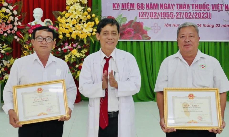 Tân Hưng họp mặt kỷ niệm Ngày Thầy thuốc Việt Nam 27.02