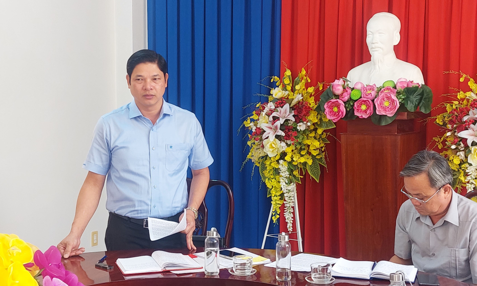 Ban Dân vận Tỉnh ủy làm việc tại huyện Tân Hưng 